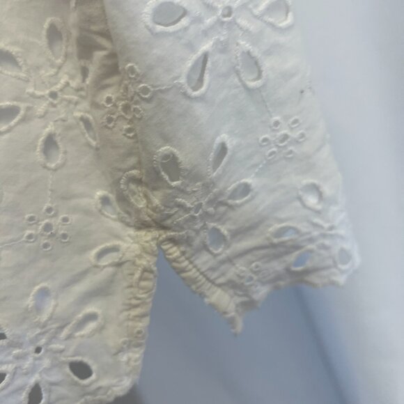 A&F Spaghetti Strap Lace Doily Lined Tank Top - Picture 4 of 8